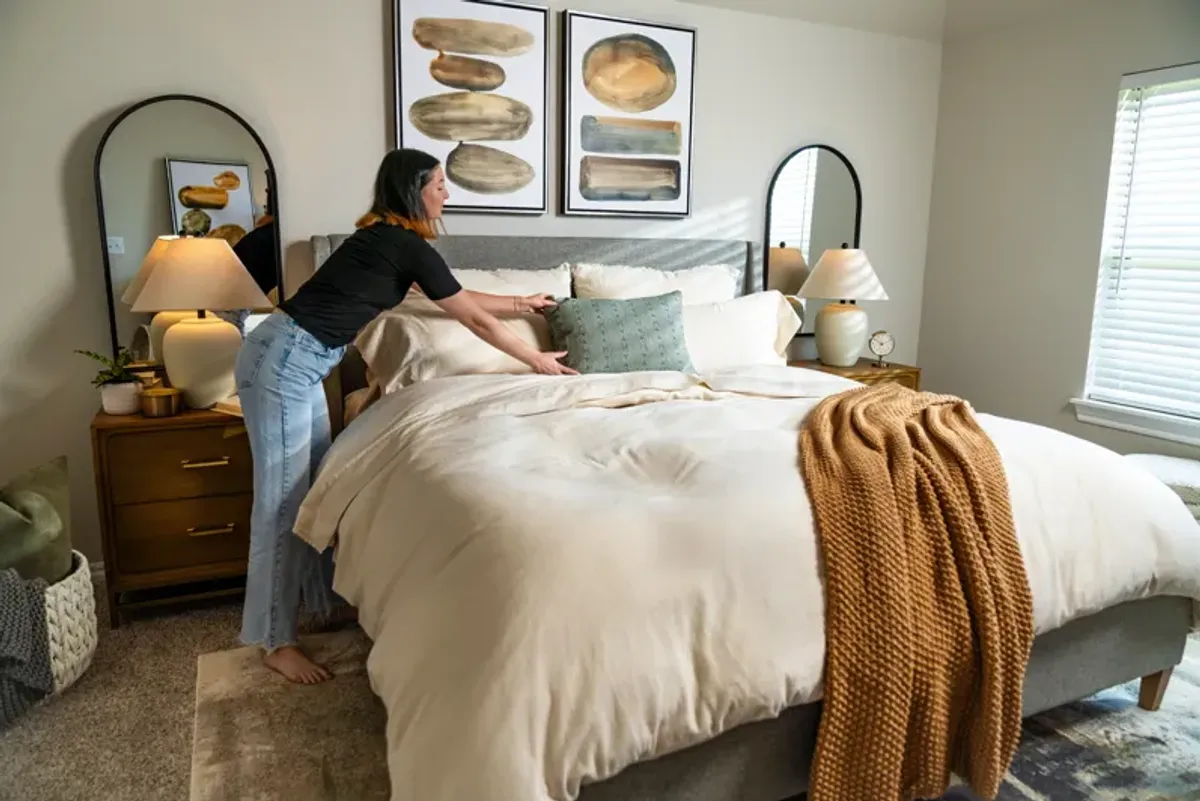 Lindon Queen Upholstered Island Bed