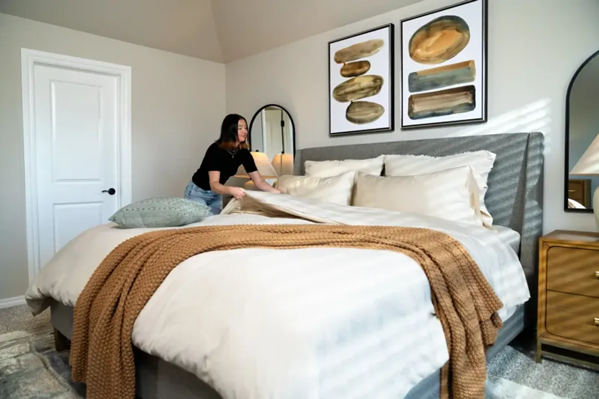 Lindon Queen Upholstered Island Bed