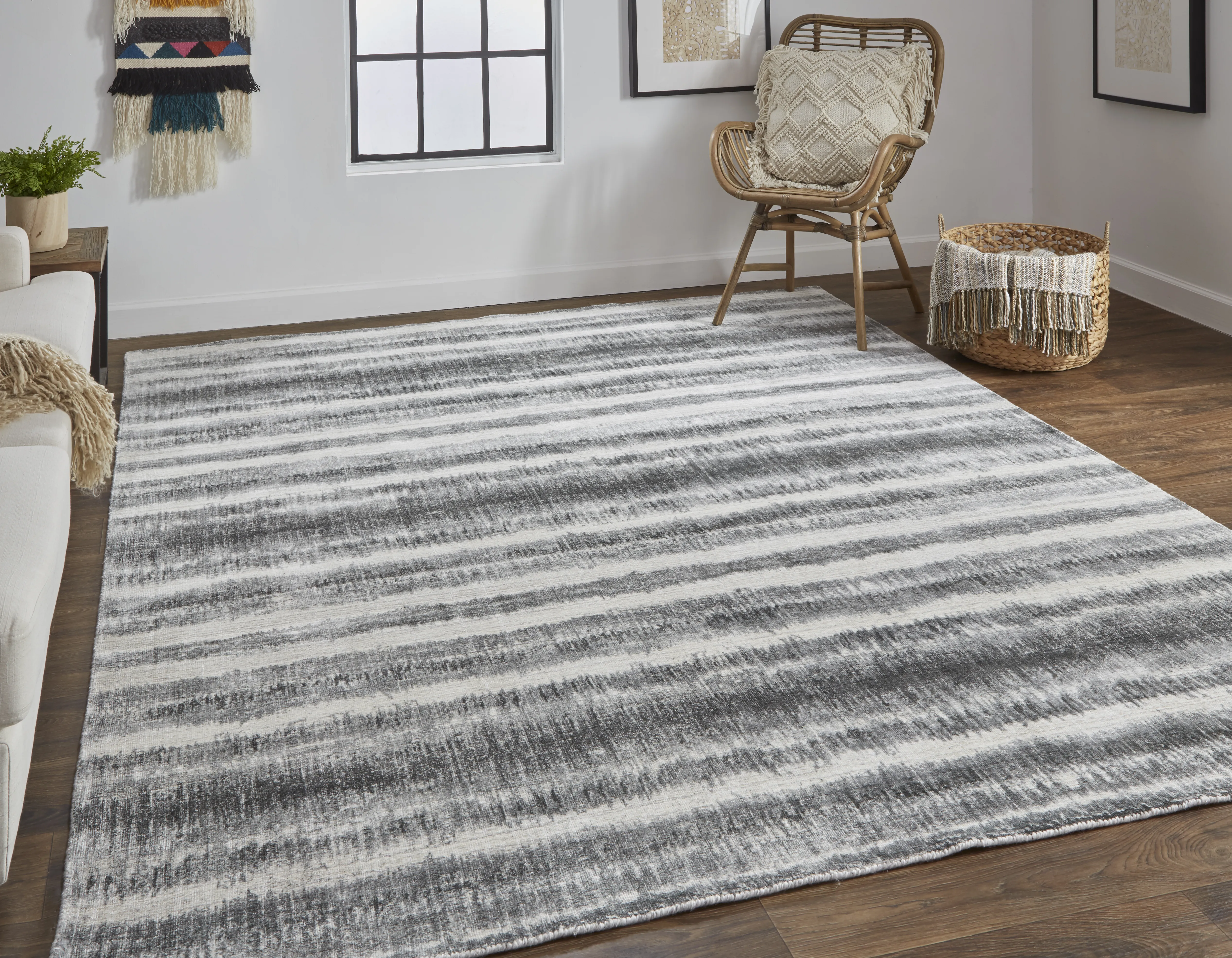 Mackay 8824F Gray/Ivory/Black 9' x 12' Rug