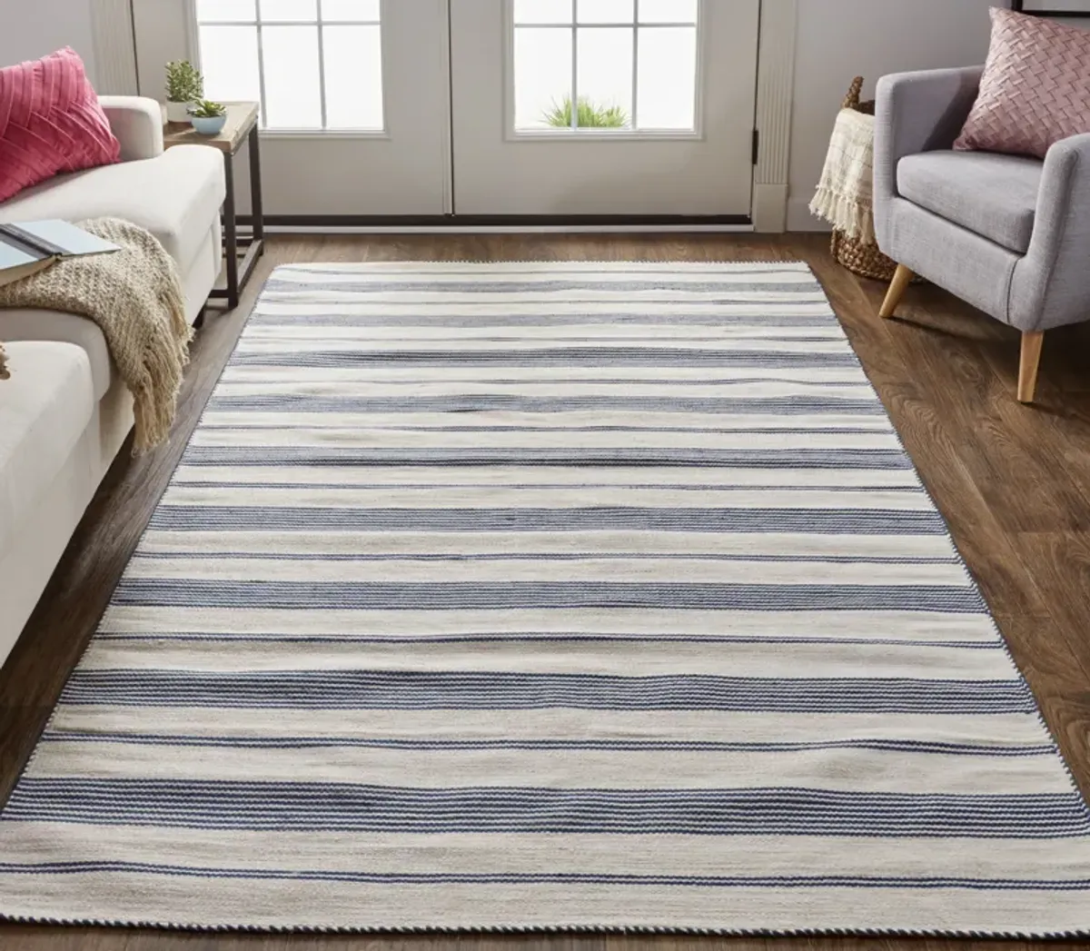 Duprine 0560F White/Ivory/Blue 4' x 6' Rug