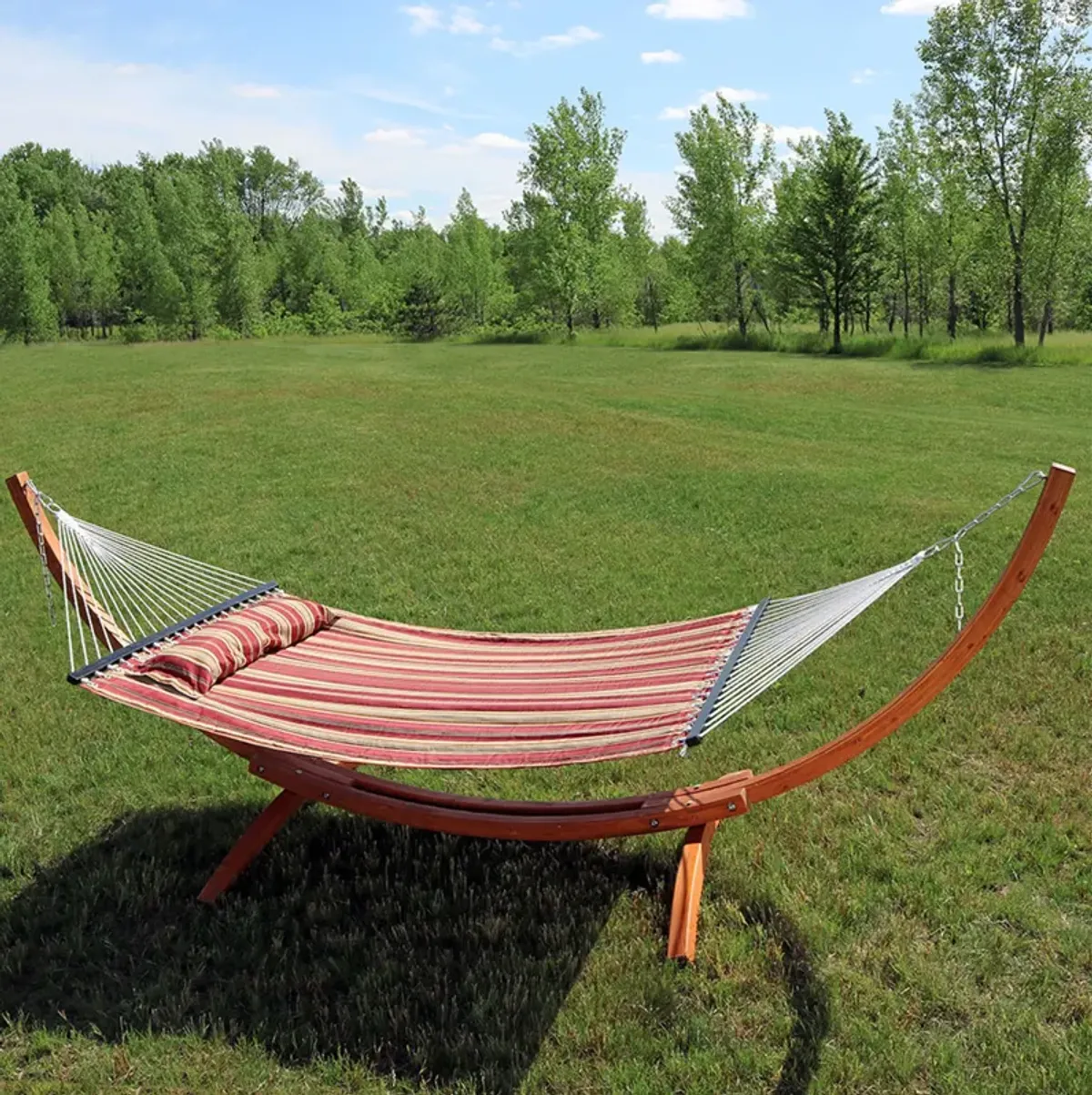 Sunnydaze Quilted Hammock with Curved Wooden Stand