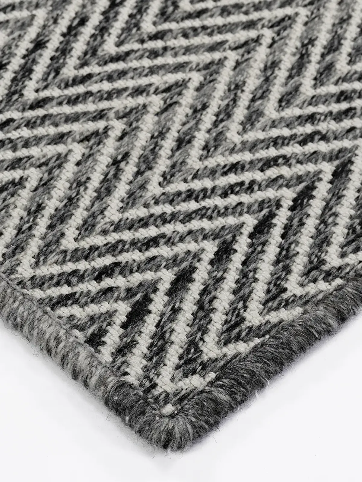 Provo PV2 Charcoal 2'3" x 7'6" Rug