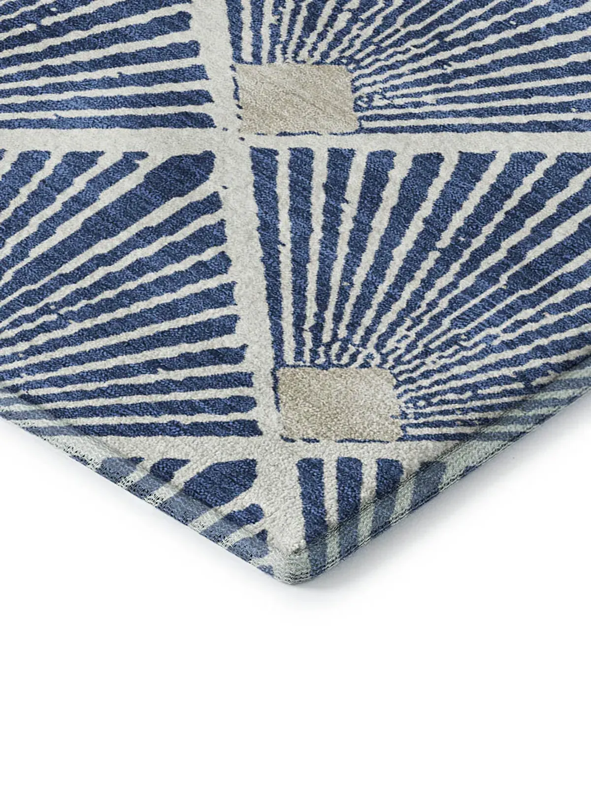 The Reserve TR9 Navy 2'3" x 7'6" Runner Rug