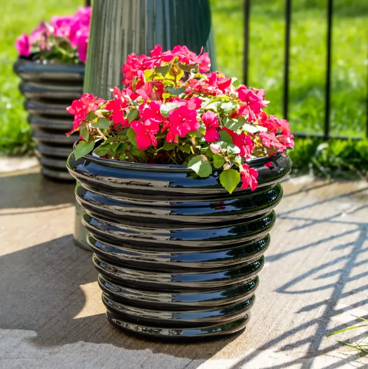 Molly Metal Outdoor Planter Set of 4