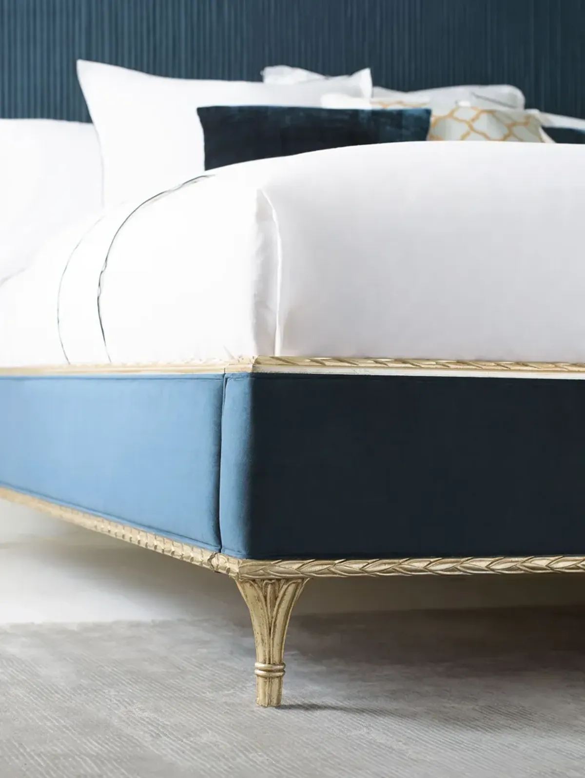 Fontainebleau King Platform Bed