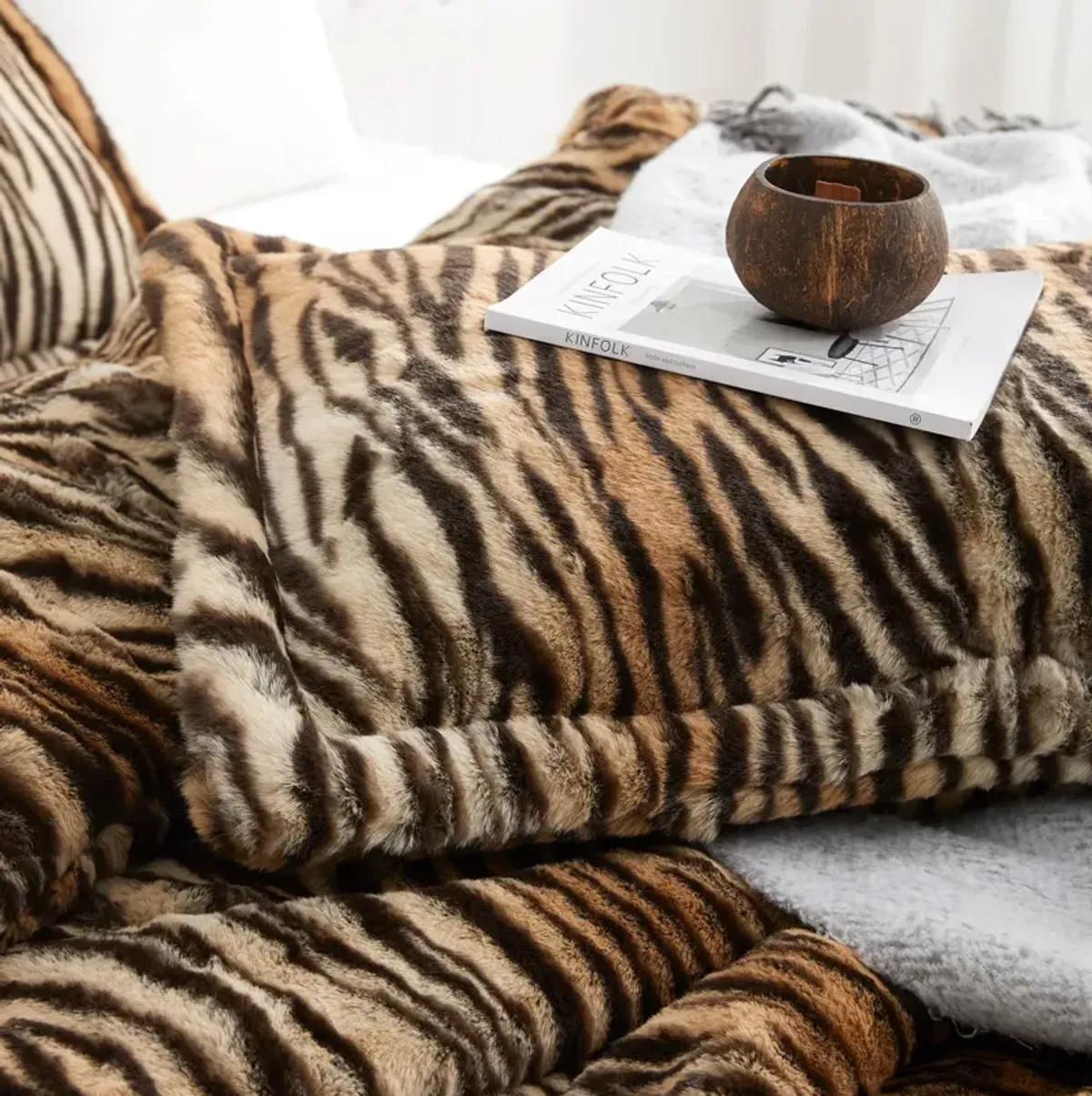 There's a Bengal in My Bed - Coma Inducer� Oversized Comforter Set