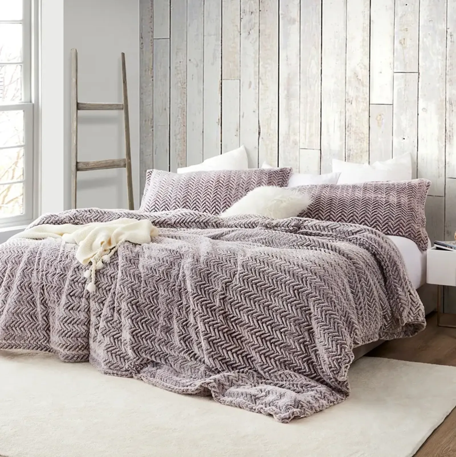 Cozy Peaks - Coma Inducer® Oversized Comforter - Chevron Frosted Sierra