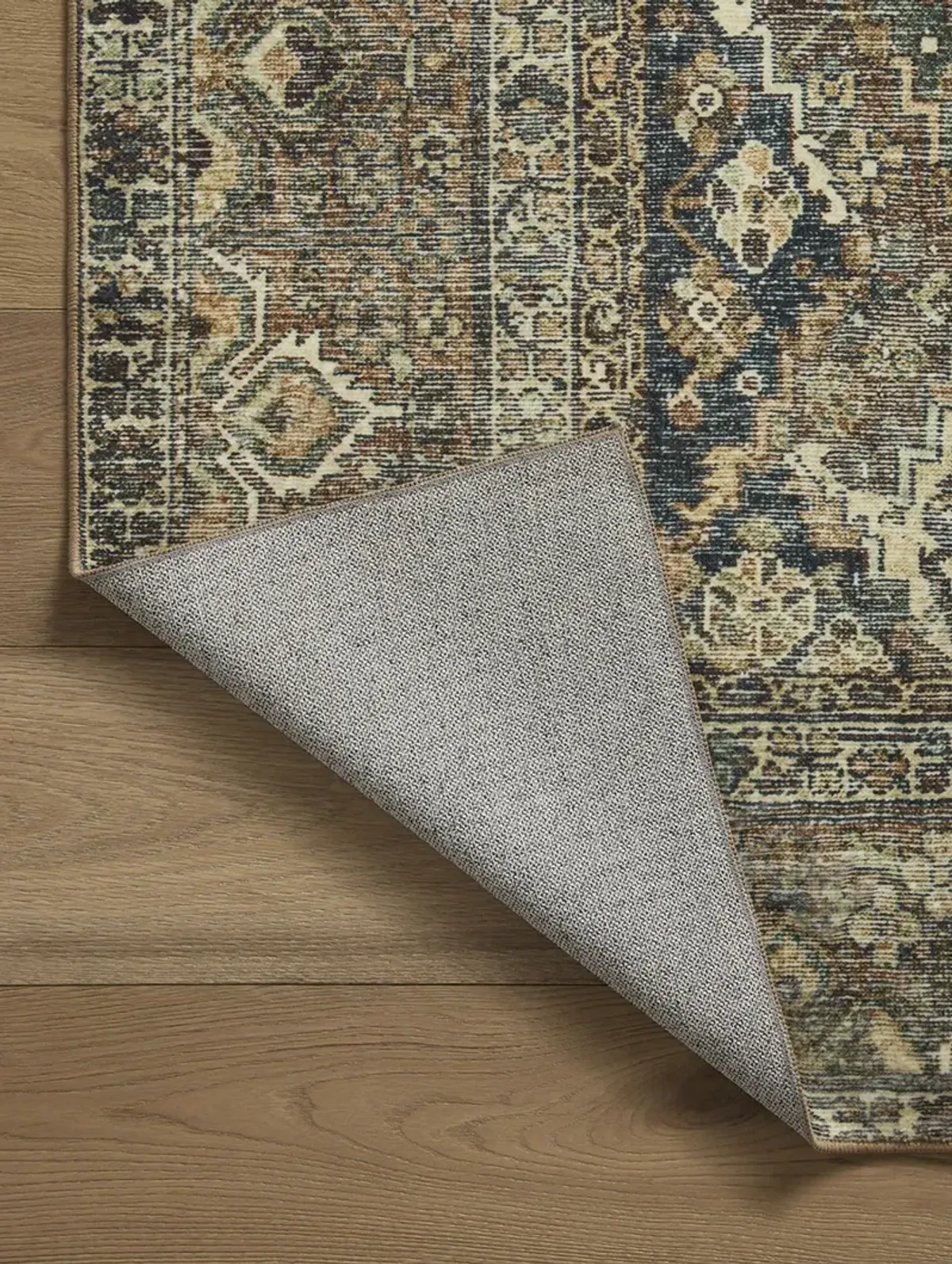 Banks BAN05 2'6" x 9'6" Rug