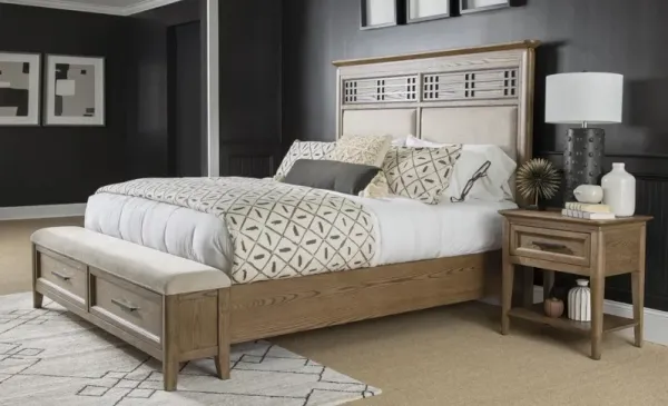 CA King Uph Bed w/Storage Bnch