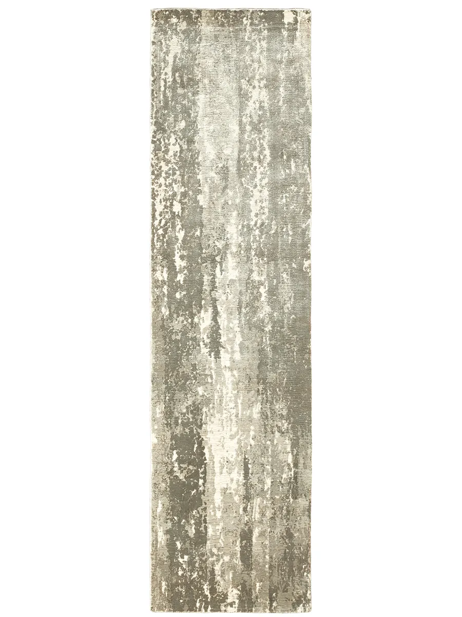 Formations 2'6" x 10' Grey Rug