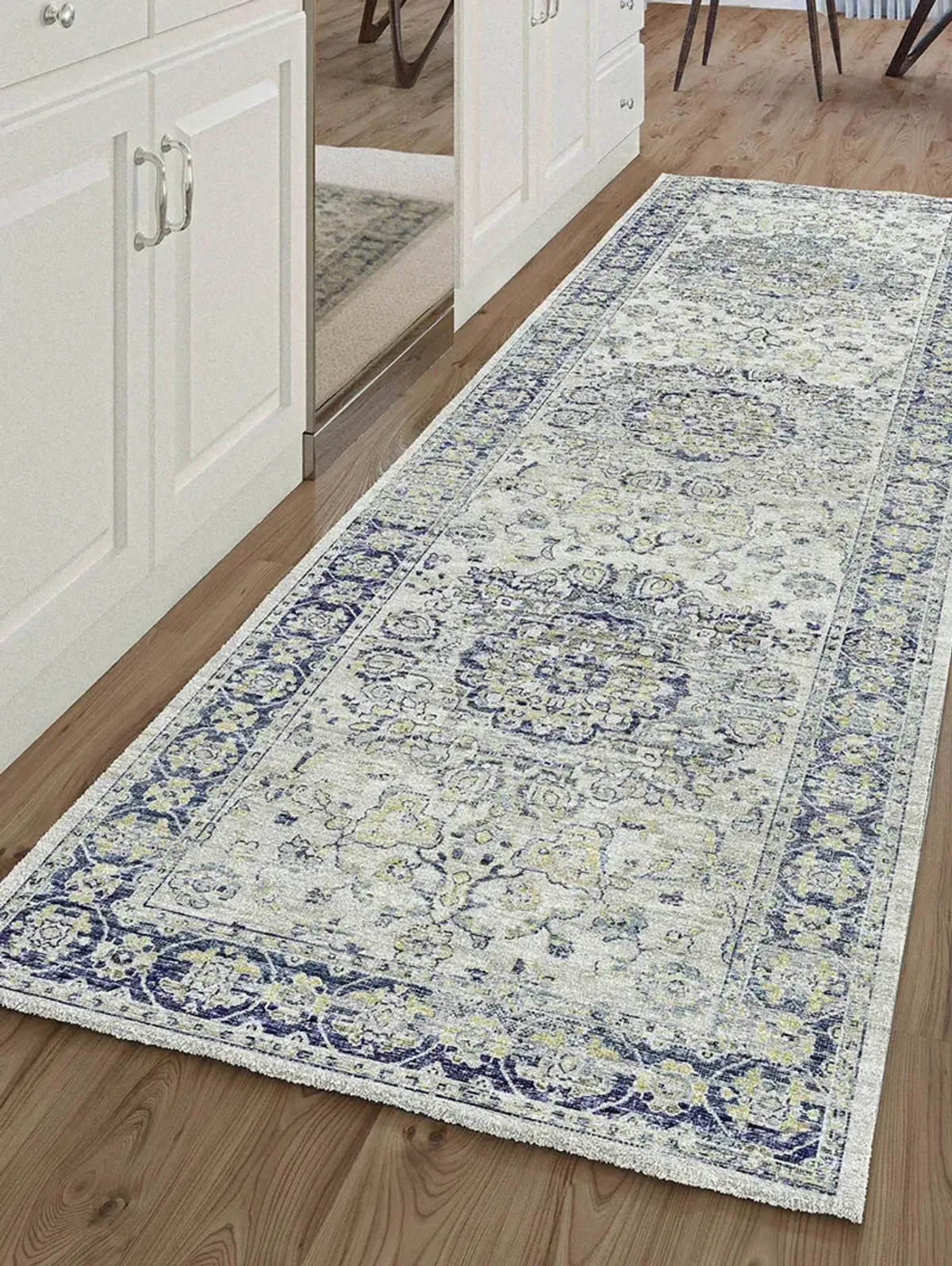 Tuscany TU1 Silver 2'6" x 10' Rug