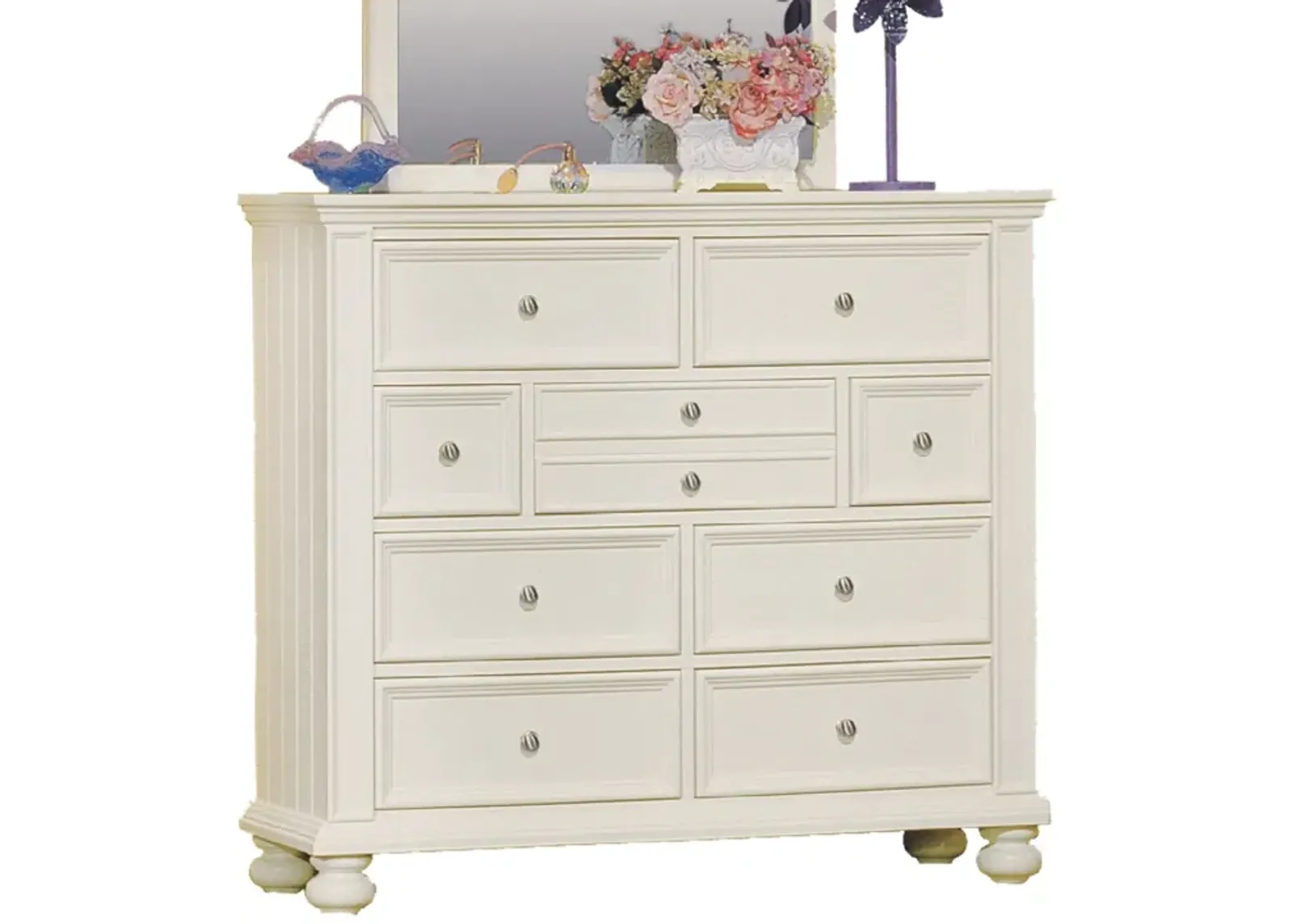 Cape Cod 9-Drawer Dresser in White