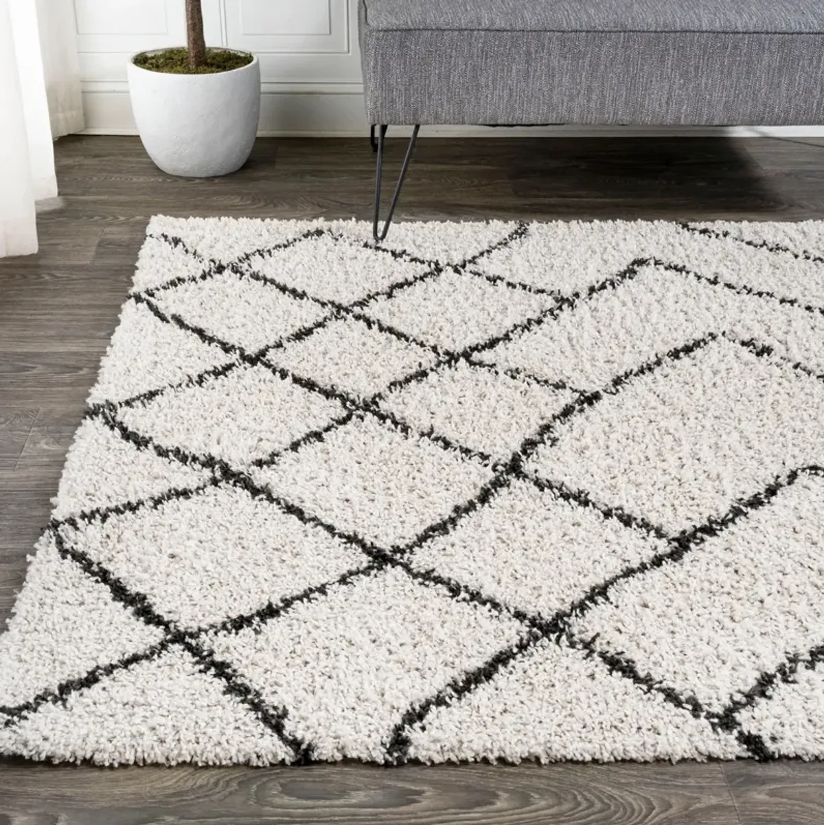 Inca Moroccan Diamond Shag Area Rug