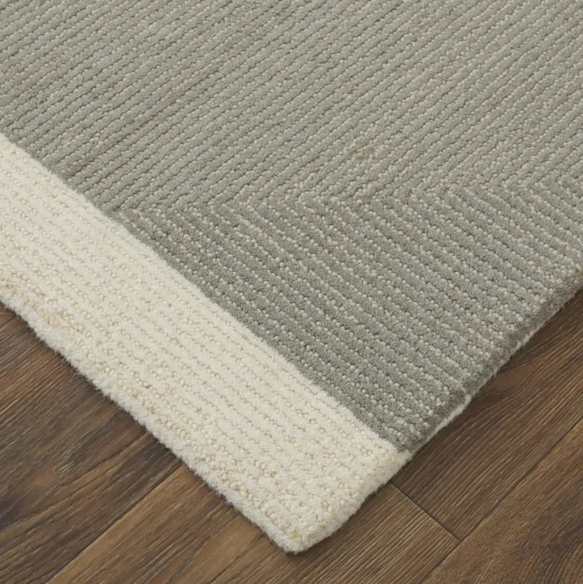 Maguire 8904F Taupe/Black 5' x 8' Rug