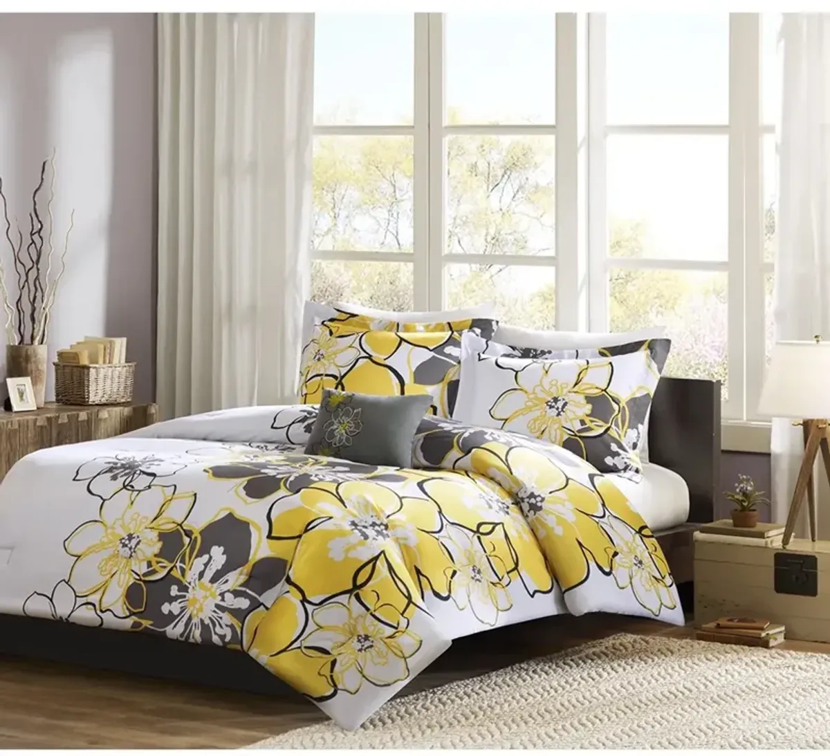 Gracie Mills Laszlo Vibrant Floral Comforter Set