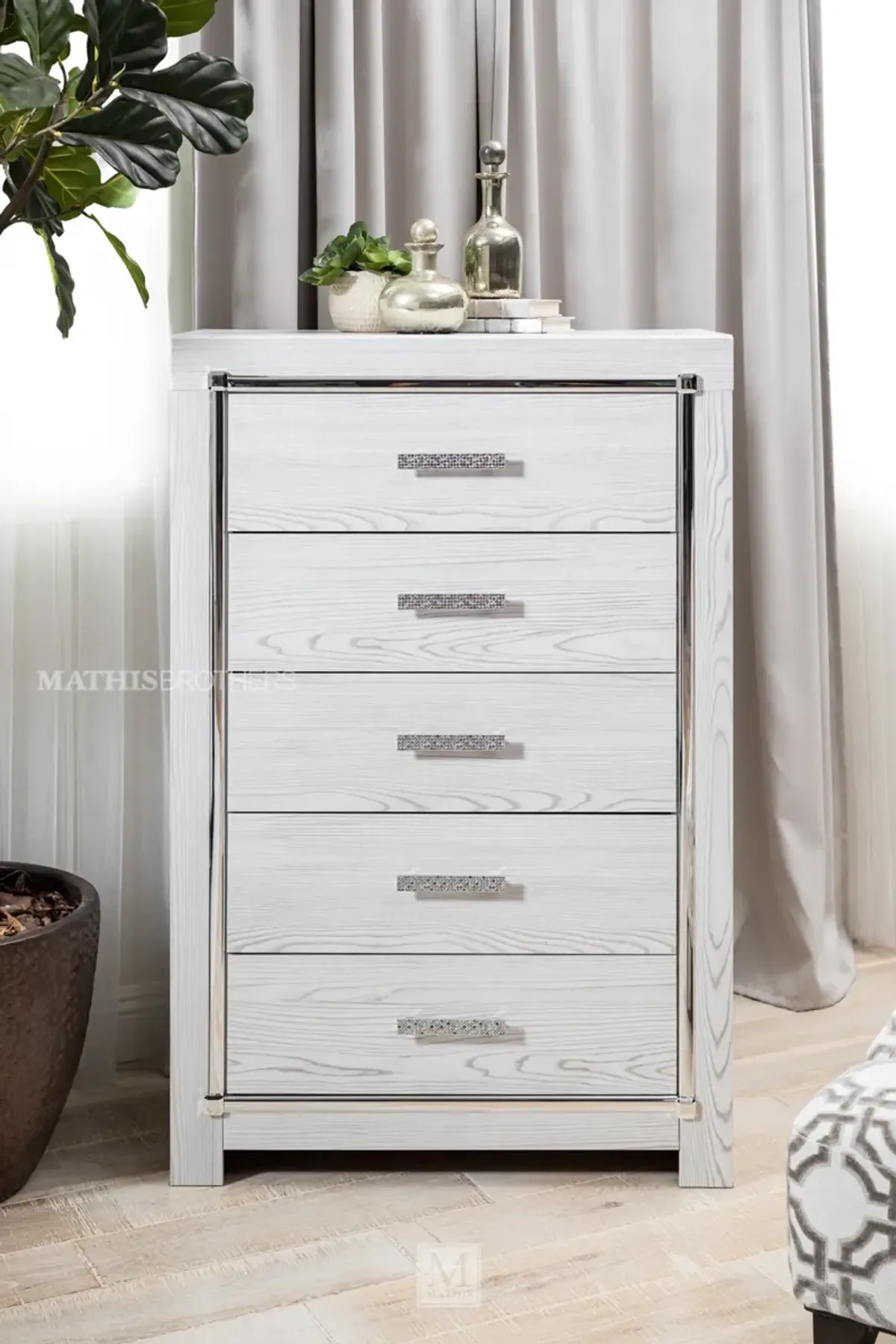 Altyra Chest of Drawers