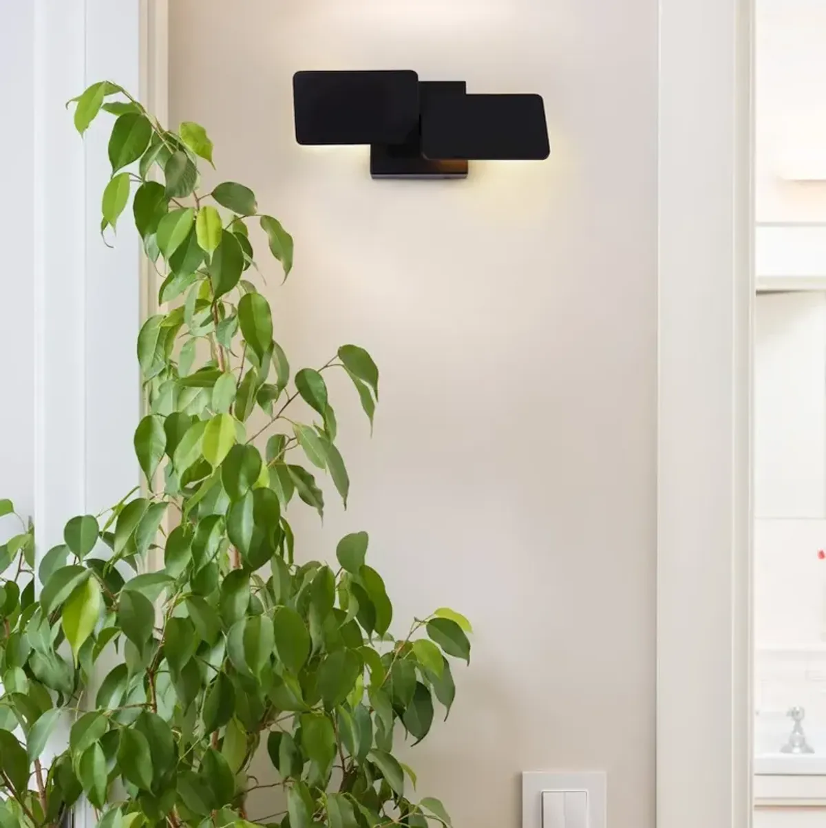 VONN Lighting Rotative Up-Down Integrated LED Wall Sconce Light in Black