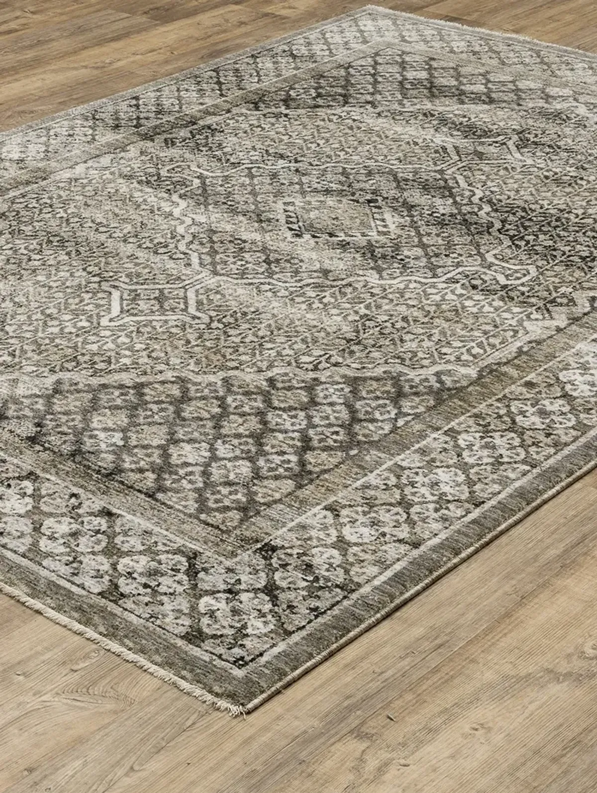 Chamberlain 2'3" x 7'6" Grey Rug