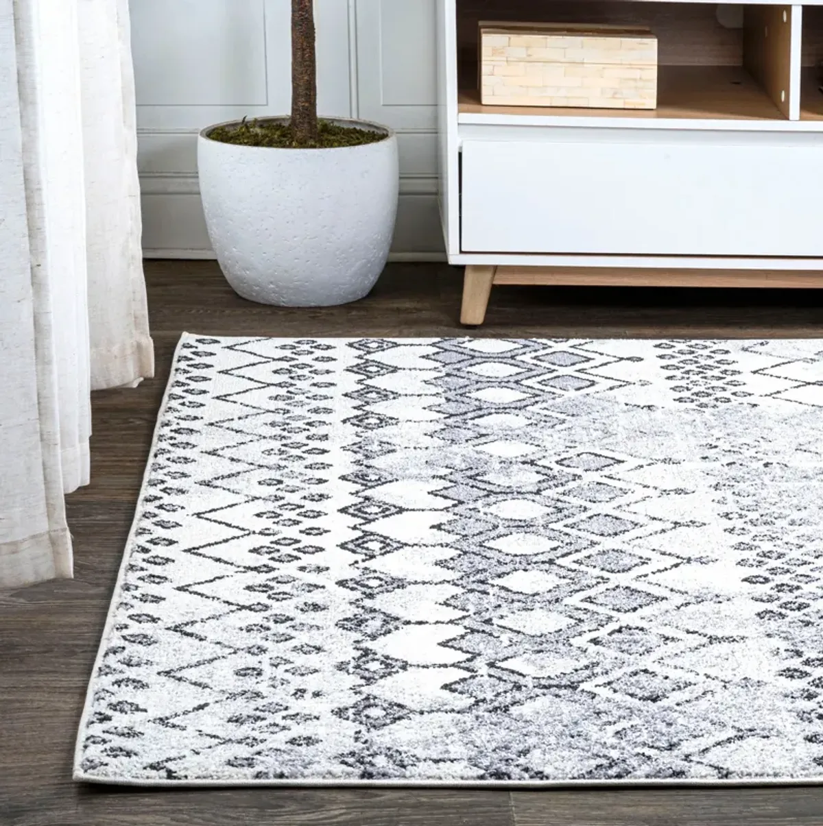 Azmar Moroccan Geometric Distressed Area Rug