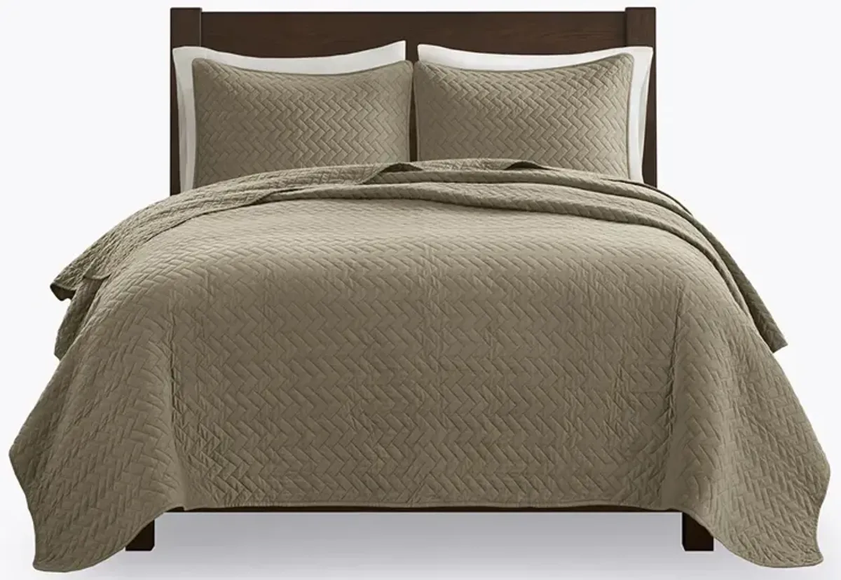 Gracie Mills Ria Solid Oversized Herringbone Quilt Set