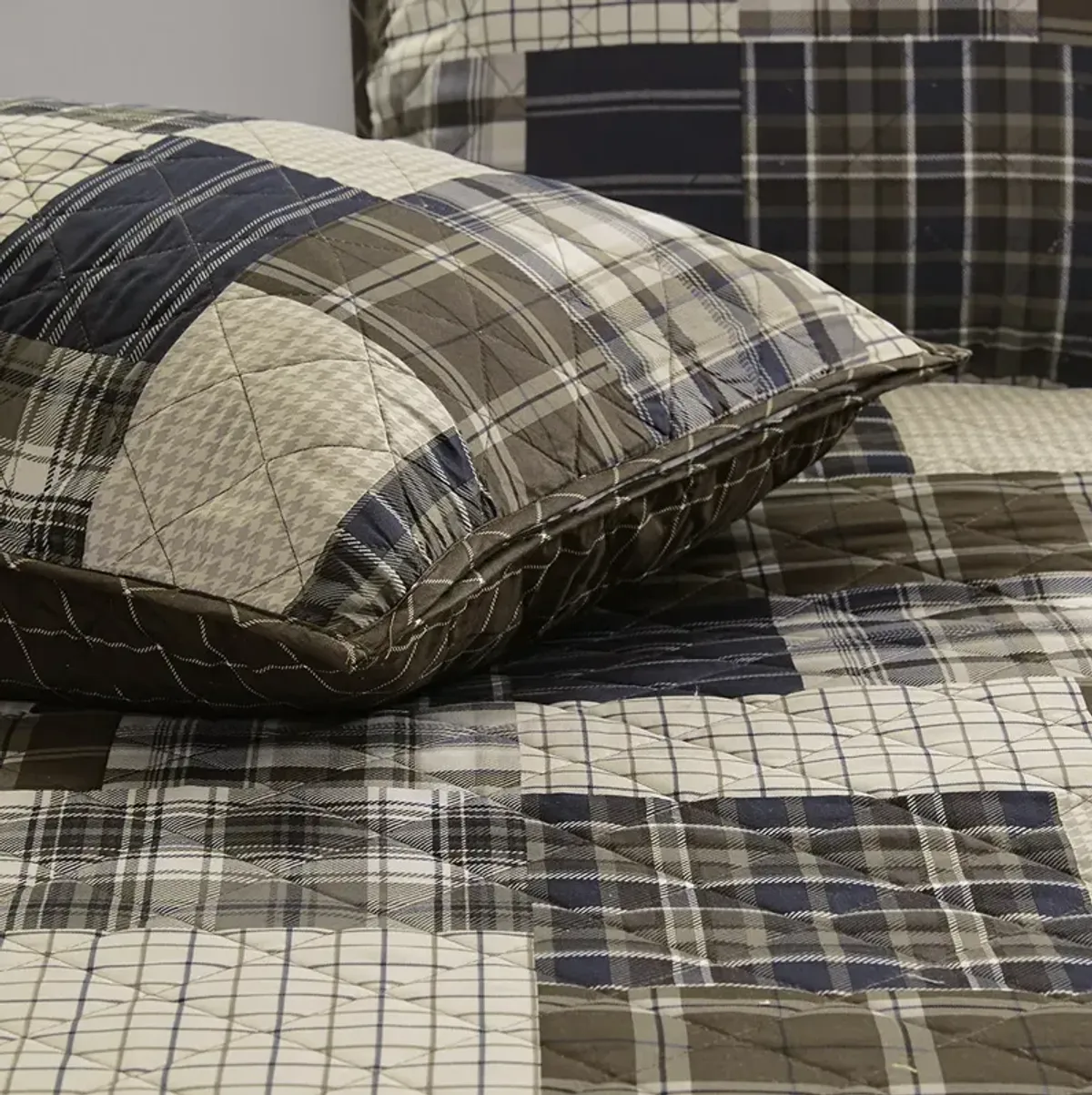 Gracie Mills Otha 3 Peice Plaid Reversible Quilt Set