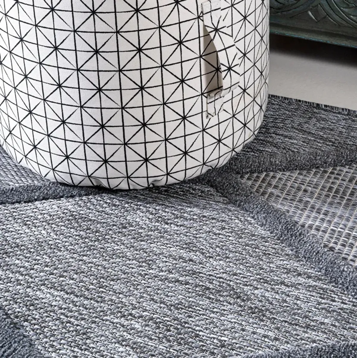 Salines Diamond Trellis Indoor/Outdoor Area Rug