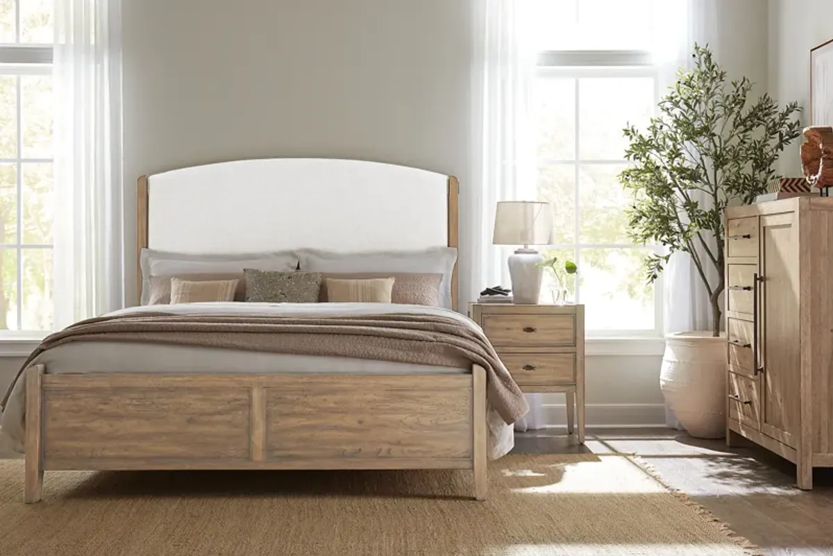 Vineyard Row Queen UPH Bed