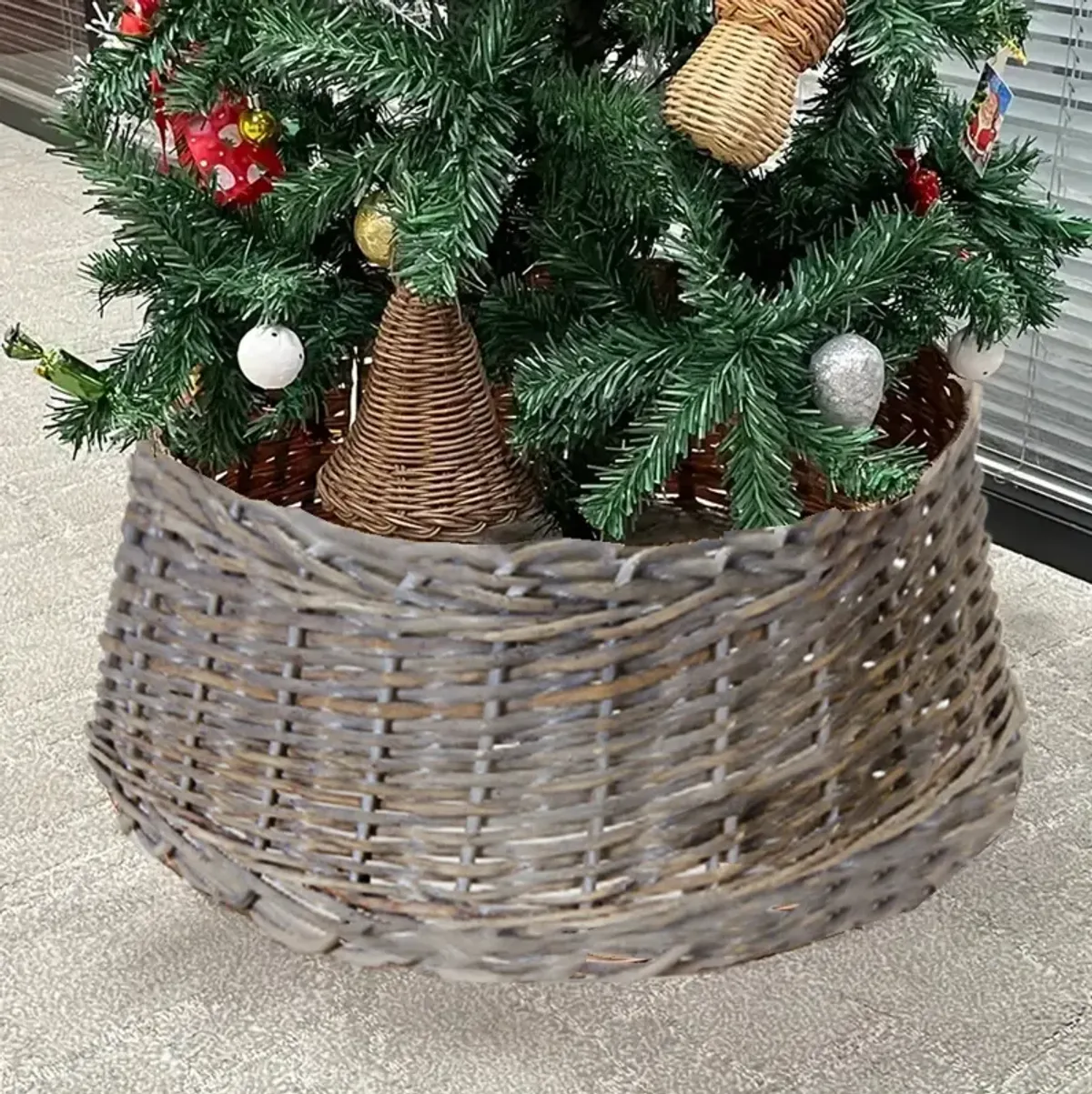 Tree Stand Basket Set of 2 - Stylish and Durable Holders for Holiday Trees or Decorations