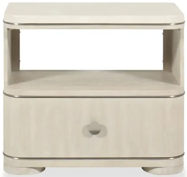 Huntington Bachelor's Chest