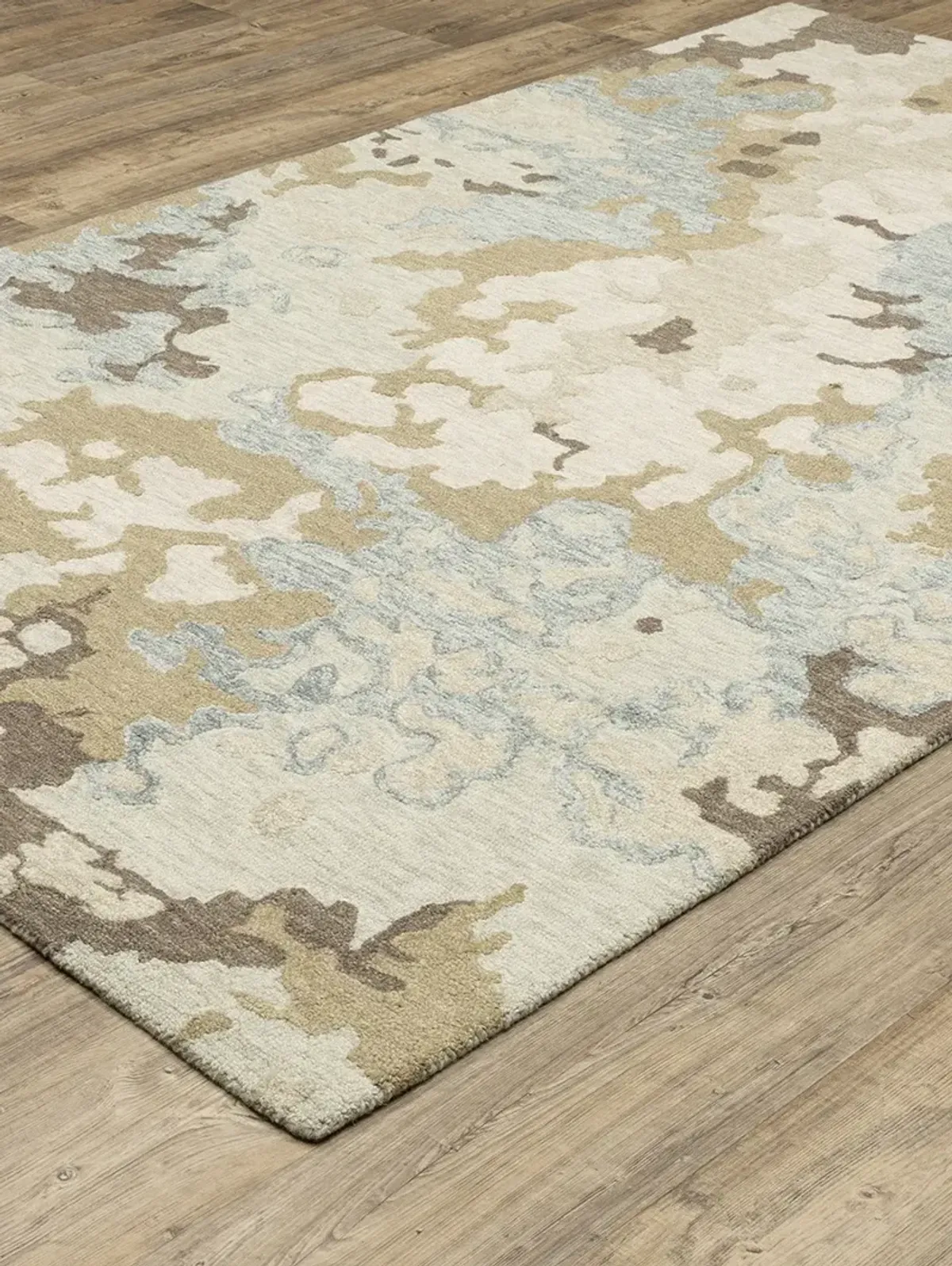 Kipton 2'6" x 8' Beige Rug