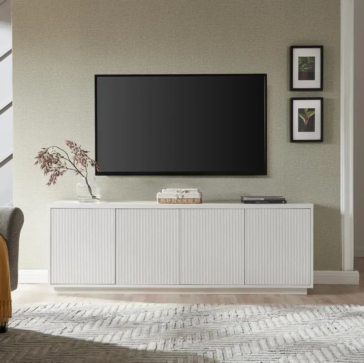 Hudson&Canal Hanson Rectangular TV Stand for TV's up to 75 in White