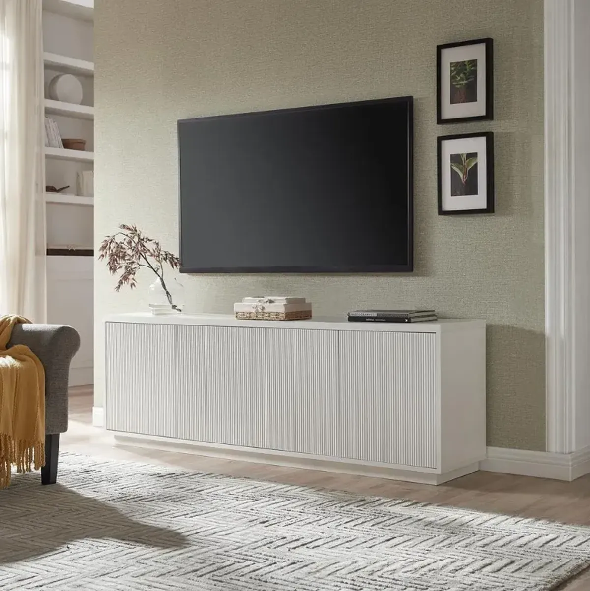 Hudson&Canal Hanson Rectangular TV Stand for TV's up to 75 in White