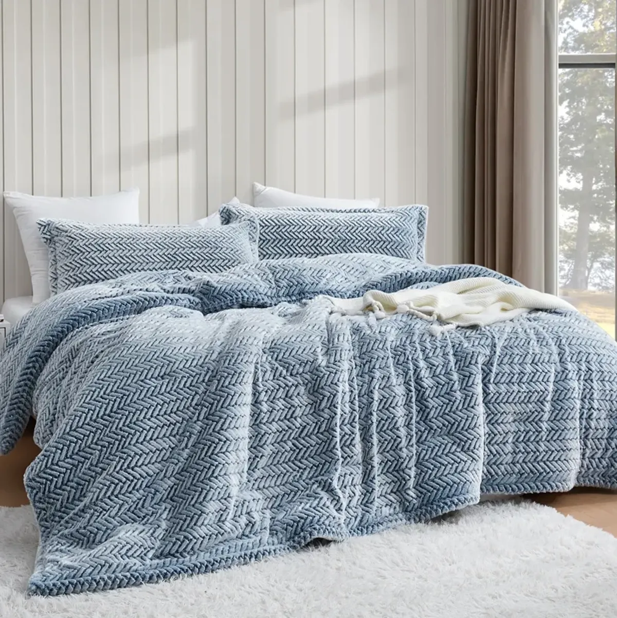 Cozy Peaks - Coma Inducer® Oversized Comforter - Chevron Frosted Navy