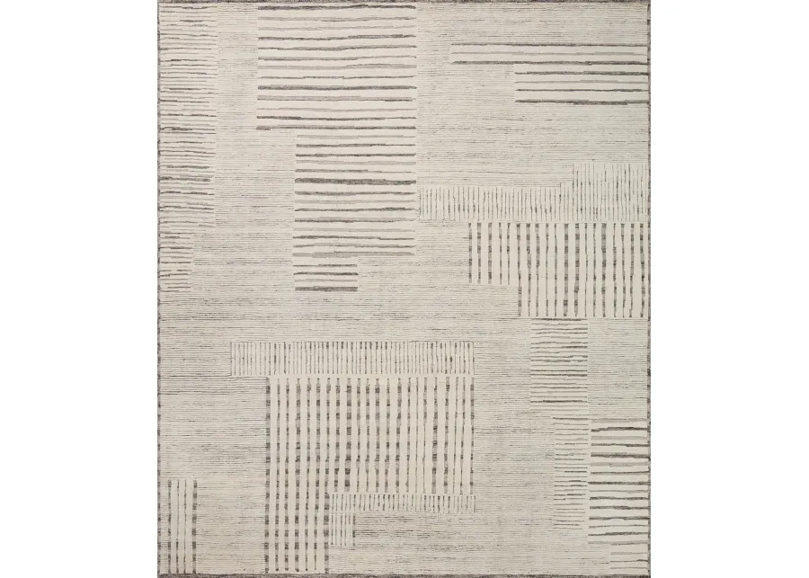 Moore MOE02 2'" x 3'" Rug