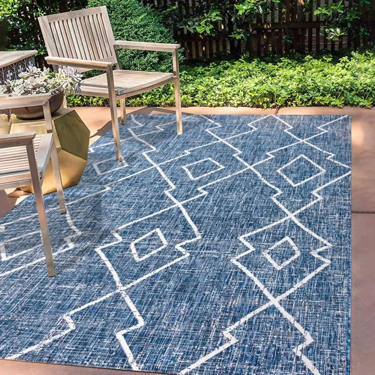 Carwa Tribal Diamond Trellis Indoor/Outdoor Area Rug