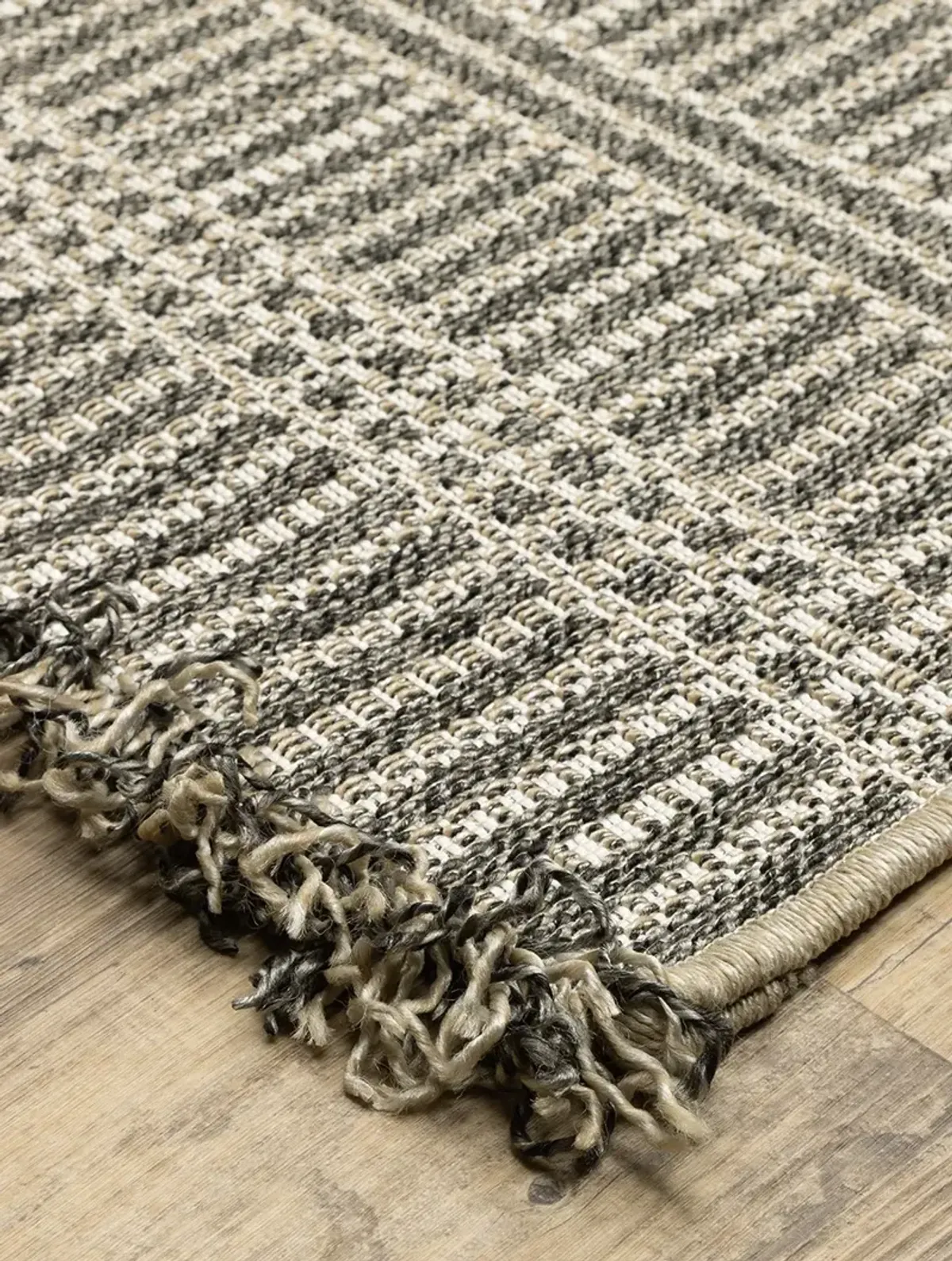 Gillian 3'3" x 5' Beige Rug