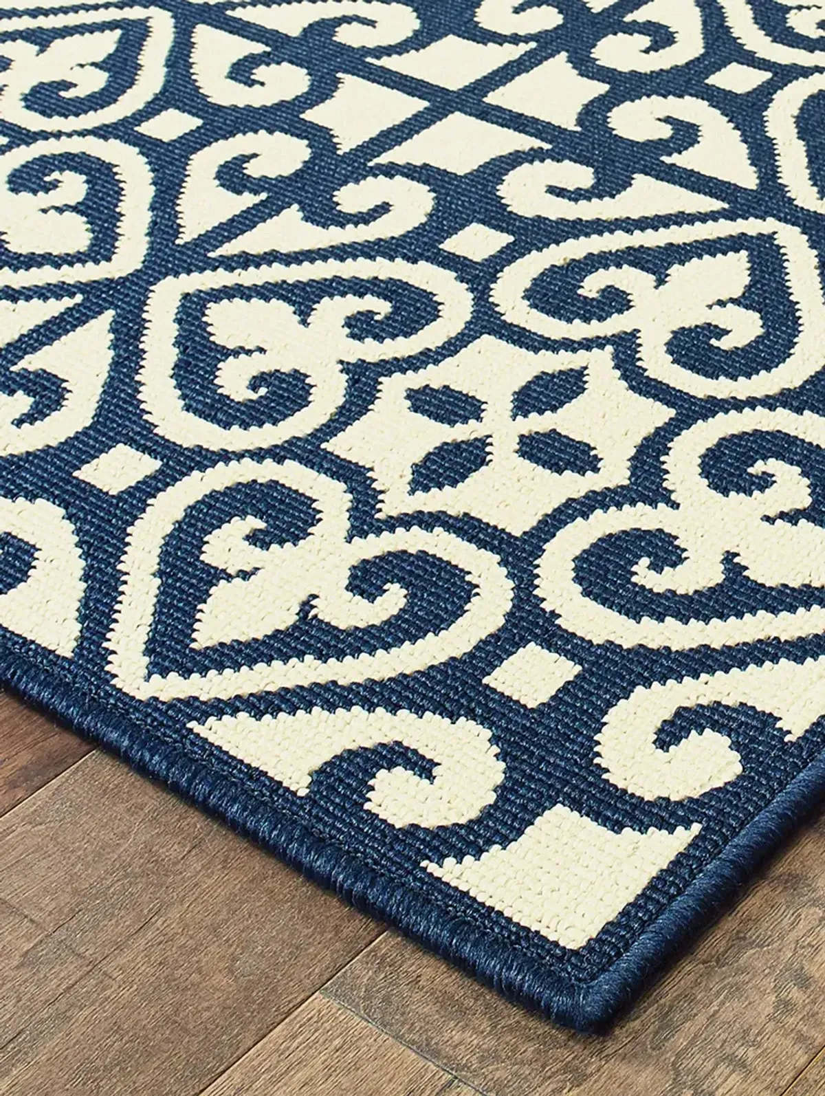 Marina 5'3" x 7'6" Ivory Rug
