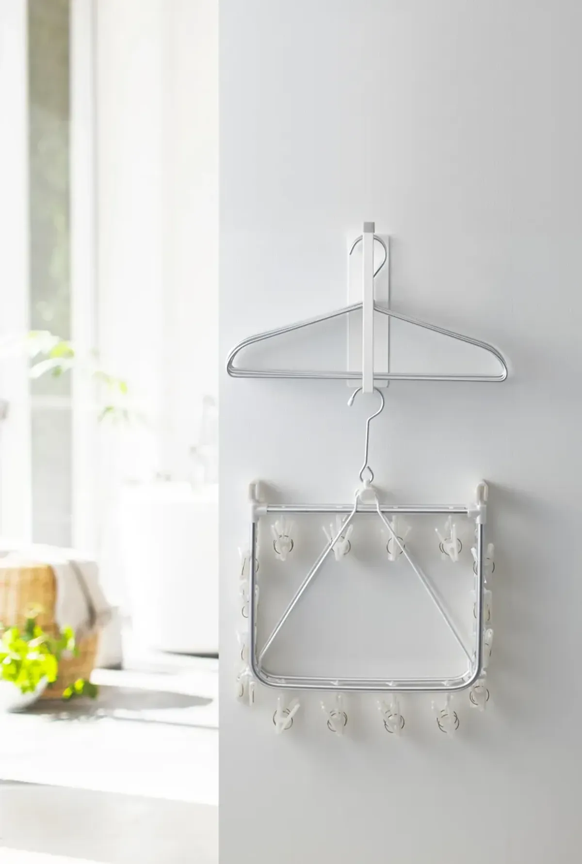 Magnetic Clothes Hanger Rack