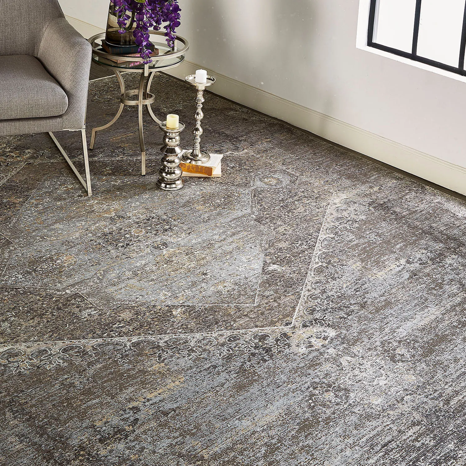 Sarrant 3963F Gray/Silver/Ivory 2'8" x 10' Rug