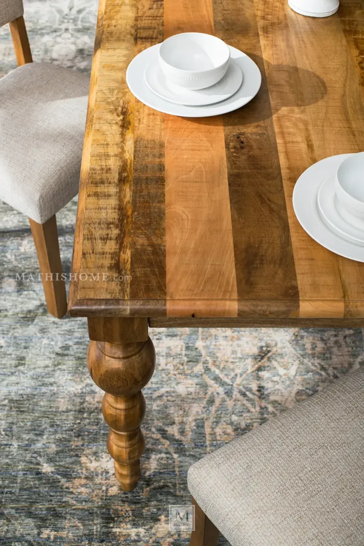 Rybergston Dining Table