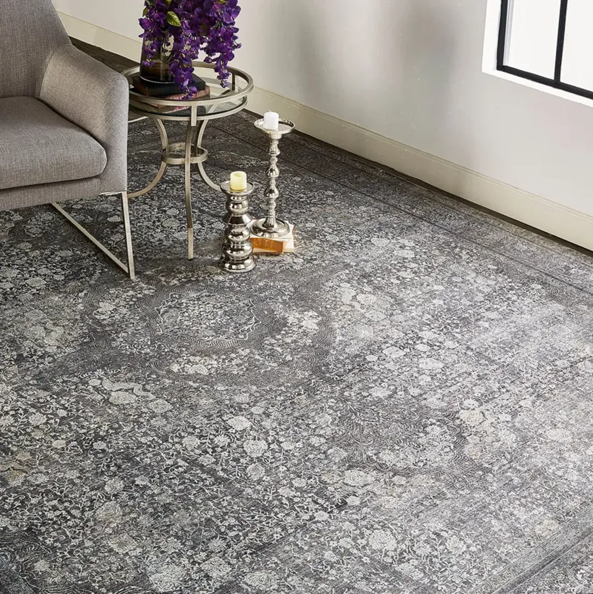 Sarrant 3967F Gray/Silver/Ivory 2'8" x 8' Rug