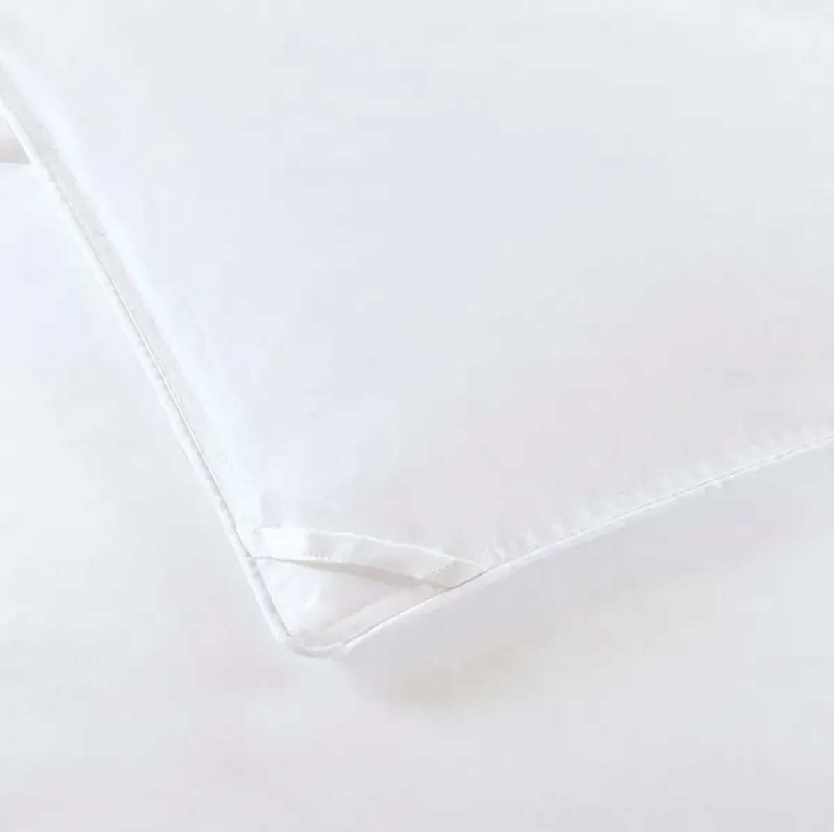 Gracie Mills Pierce 300 Thread Count White Down Comforter with 3M Scotchgard Protection Level 2 Warmth