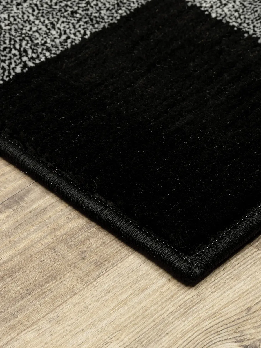 Georgia 1'10" x 7'6" Black Rug