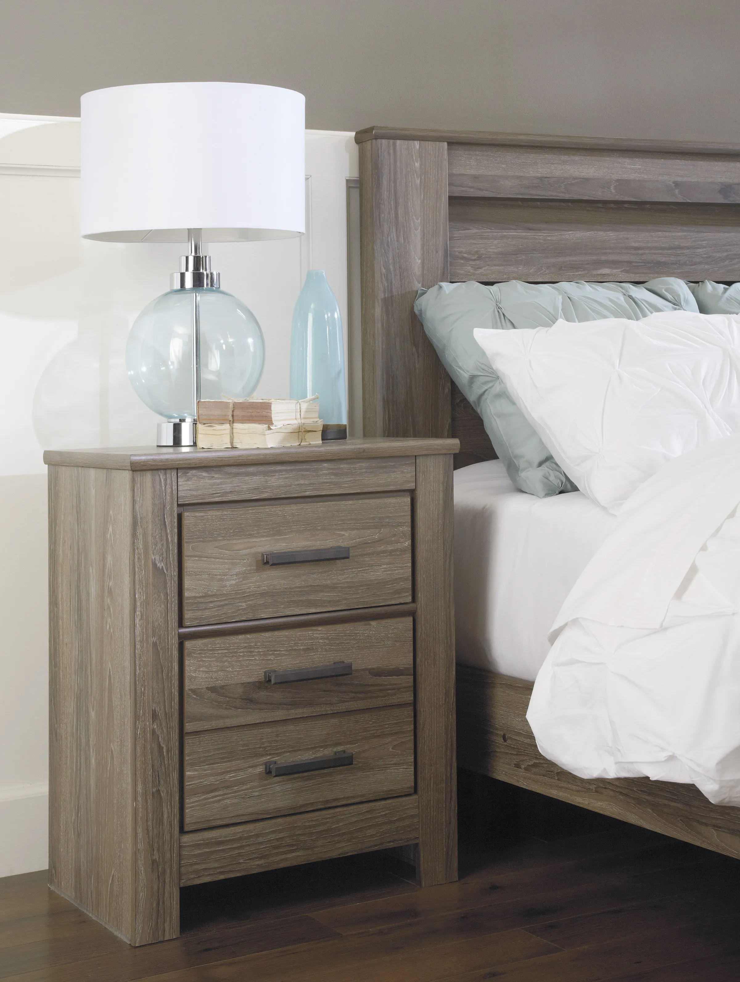 Zelen Nightstand