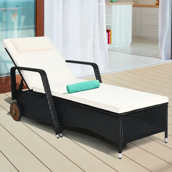 Adjustable Reclining Patio Rattan Lounge Chair with Wheels, Comfortable Outdoor Seating