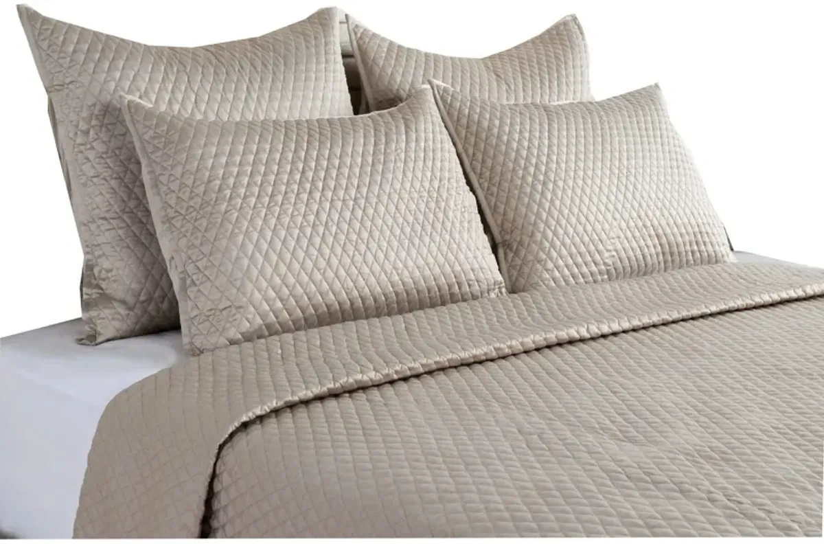 Kahn Hand Stitched Soft Sateen Quilt, Cotton Fill and Binding-Benzara