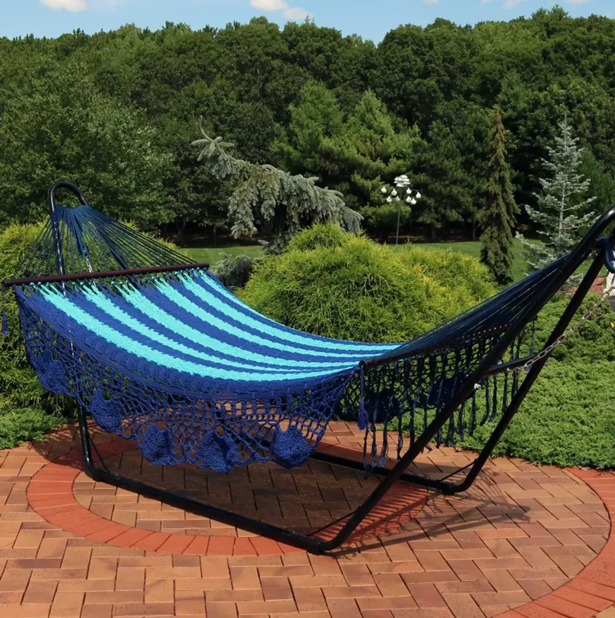 Sunnydaze 2-Person Woven Rope Hammock with Spreader Bars and Fringe