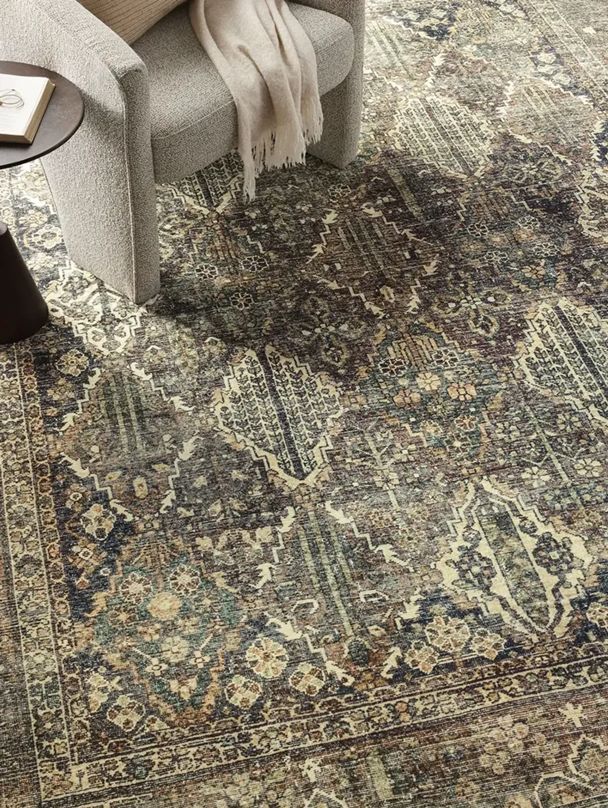 Banks BAN05 2'" x 5'" Rug