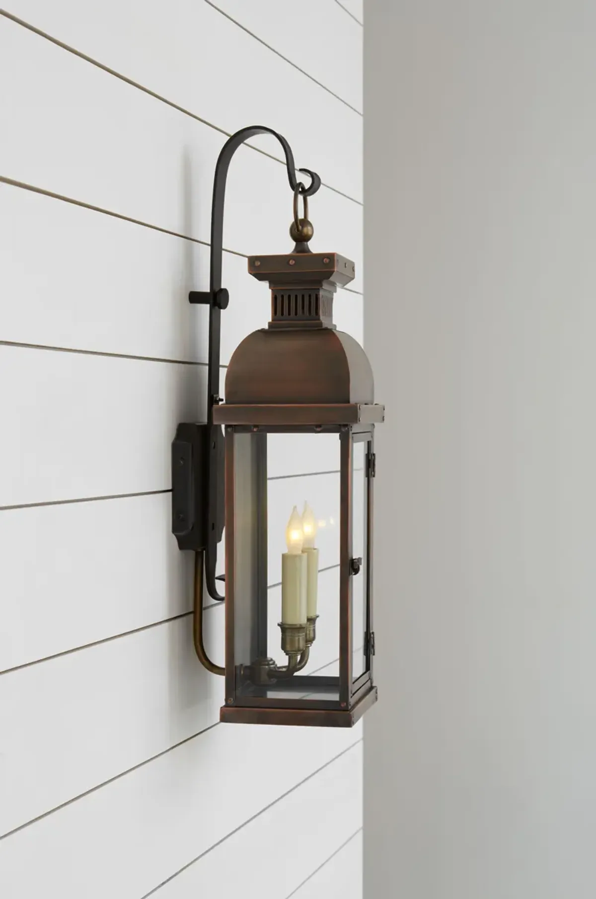 Suffork Medium Scroll Arm Lantern in Natural Copper