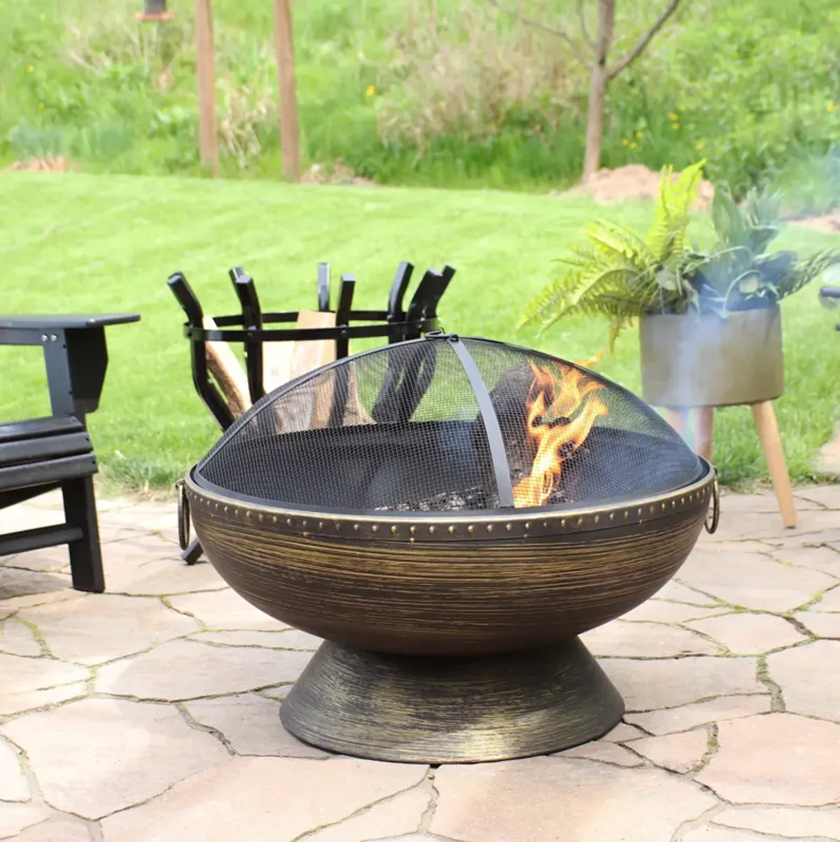 Sunnydaze 30 in Steel Fire Pit with Handles, Spark Screen, Poker, and Grate